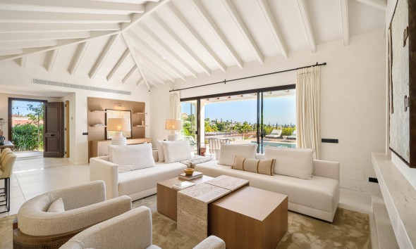 Neue Gebäude - Villa / Doppelhaushälfte - Marbella