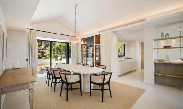 Neue Gebäude - Villa / Doppelhaushälfte - Marbella