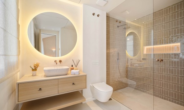 Neue Gebäude - Villa / Doppelhaushälfte - Marbella