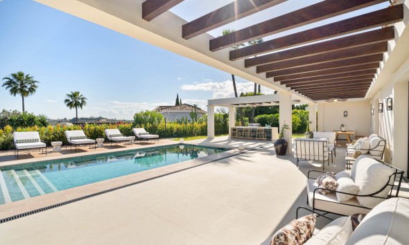 Neue Gebäude - Villa / Doppelhaushälfte - Marbella