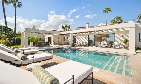 Neue Gebäude - Villa / Doppelhaushälfte - Marbella