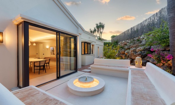 Neue Gebäude - Villa / Doppelhaushälfte - Marbella