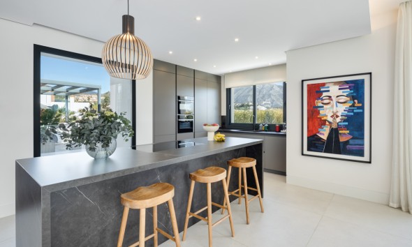 Neue Gebäude - Villa / Doppelhaushälfte - Marbella