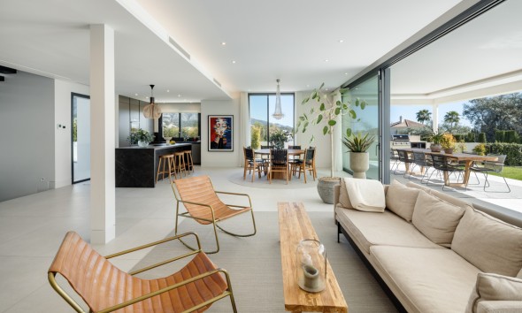 Neue Gebäude - Villa / Doppelhaushälfte - Marbella