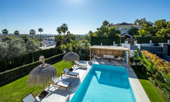 Neue Gebäude - Villa / Doppelhaushälfte - Marbella