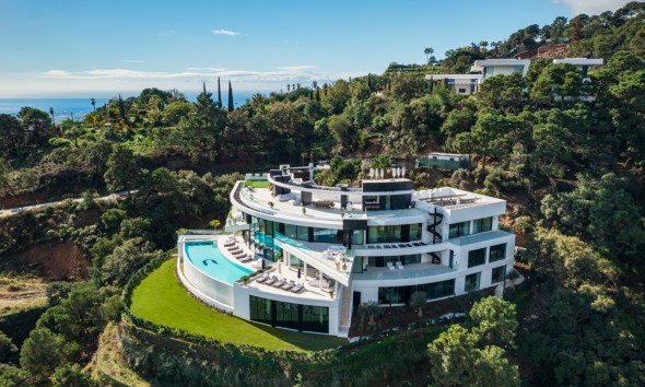 Neue Gebäude - Villa / Doppelhaushälfte - El Madroñal