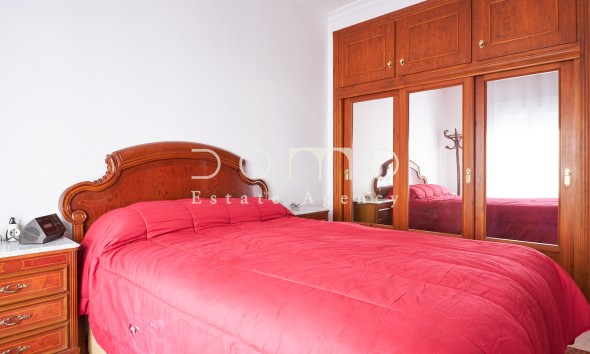 Resale - Apartment / flat - Vera