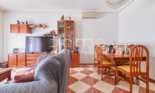 Resale - Apartment / flat - Vera