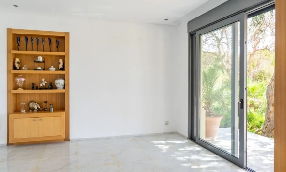 Neue Gebäude - Villa / Doppelhaushälfte - San Roque