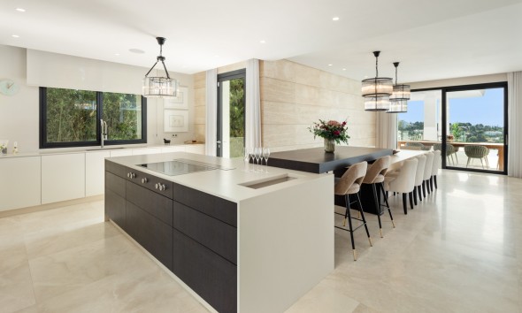 Neue Gebäude - Villa / Doppelhaushälfte - Benahavís