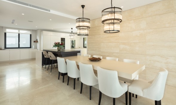 Neue Gebäude - Villa / Doppelhaushälfte - Benahavís