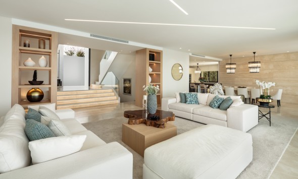 Neue Gebäude - Villa / Doppelhaushälfte - Benahavís