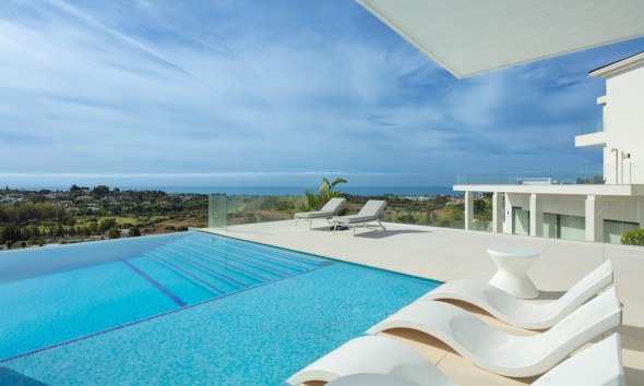 Neue Gebäude - Villa / Doppelhaushälfte - Benahavís