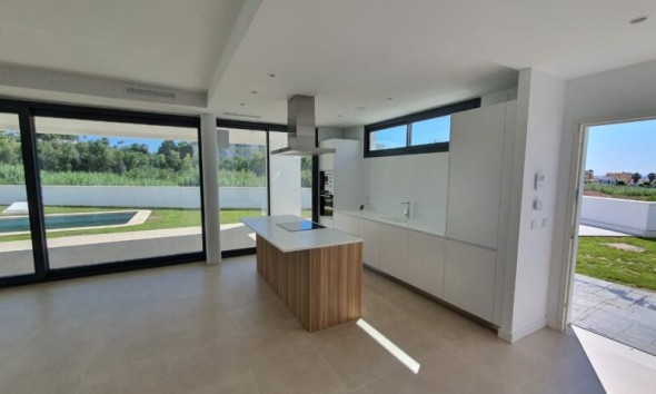 Nouvelle construction - Villa / Jumelée - Manilva