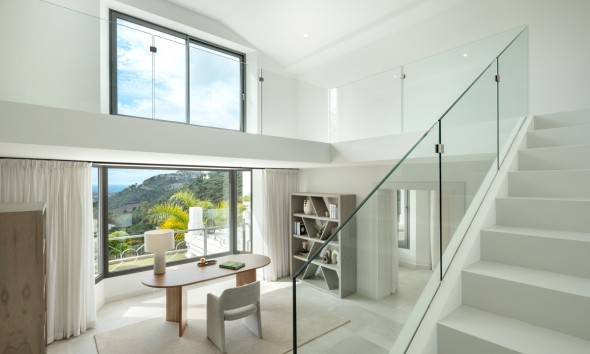 Neue Gebäude - Villa / Doppelhaushälfte - Benahavís