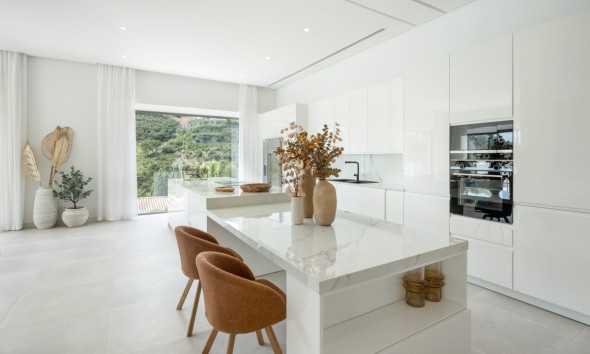 Neue Gebäude - Villa / Doppelhaushälfte - Benahavís