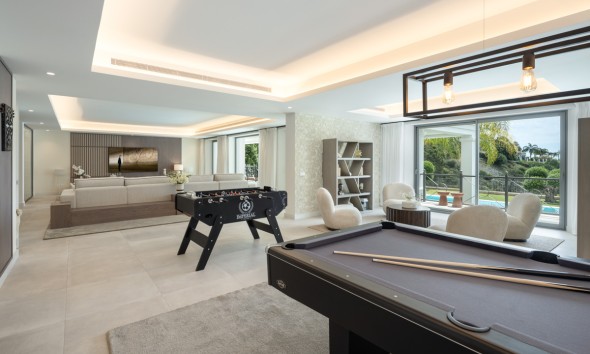 Neue Gebäude - Villa / Doppelhaushälfte - Benahavís