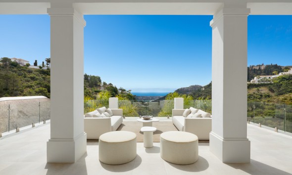 Neue Gebäude - Villa / Doppelhaushälfte - Benahavís