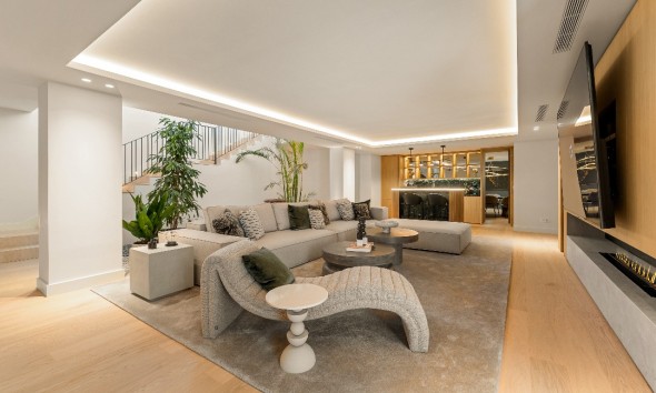 New Build - Villa / Semi-detached Villa - Marbella