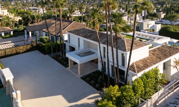 New Build - Villa / Semi-detached Villa - Marbella