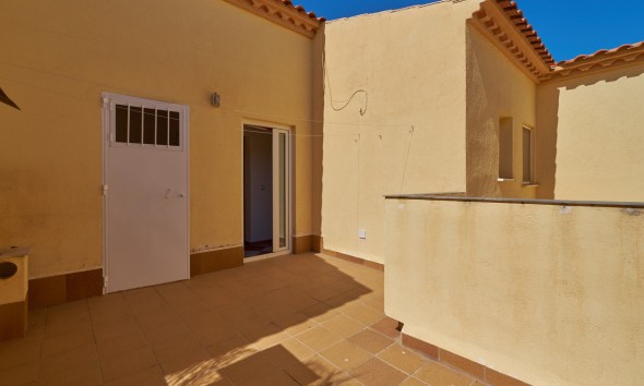 Resale - Villa / Semi-detached Villa - Turre