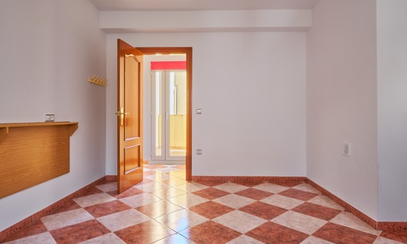 Resale - Villa / Semi-detached Villa - Turre