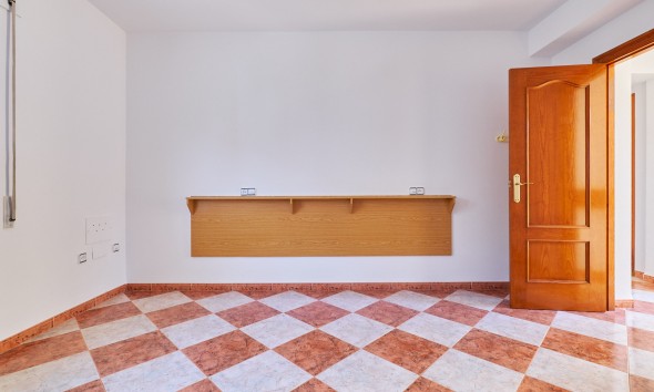 Resale - Villa / Semi-detached Villa - Turre