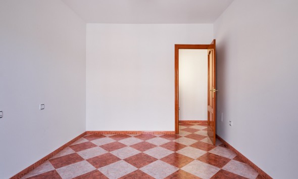 Resale - Villa / Semi-detached Villa - Turre