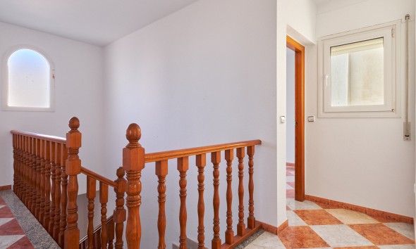 Resale - Villa / Semi-detached Villa - Turre