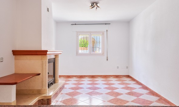 Resale - Villa / Semi-detached Villa - Turre