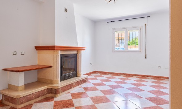 Resale - Villa / Semi-detached Villa - Turre