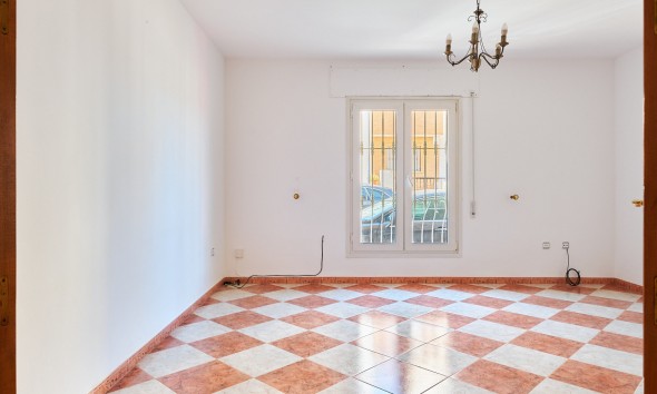 Resale - Villa / Semi-detached Villa - Turre