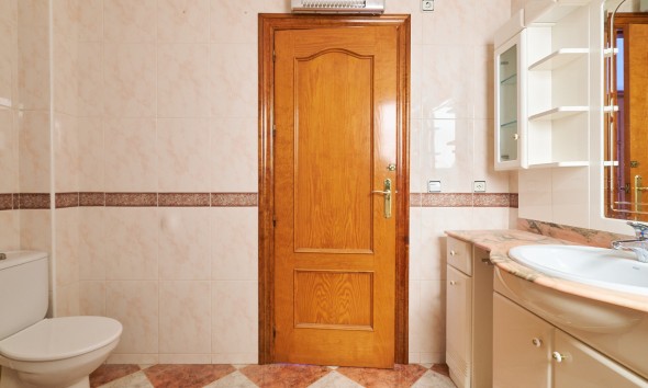 Resale - Villa / Semi-detached Villa - Turre