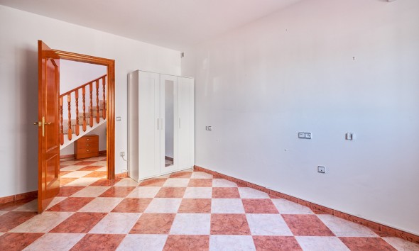 Resale - Villa / Semi-detached Villa - Turre