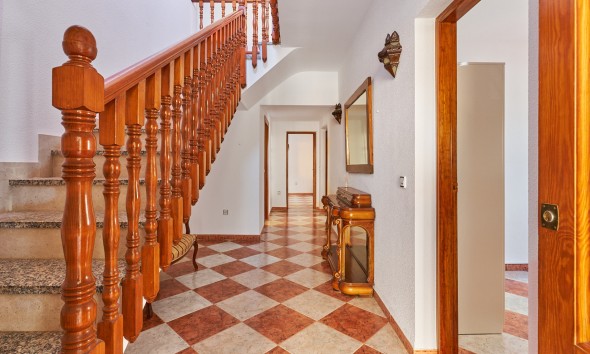 Resale - Villa / Semi-detached Villa - Turre