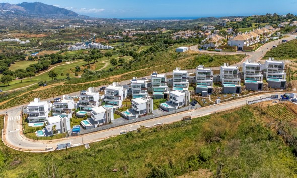 Neue Gebäude - Villa / Doppelhaushälfte - Mijas