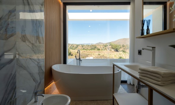 Neue Gebäude - Villa / Doppelhaushälfte - Mijas