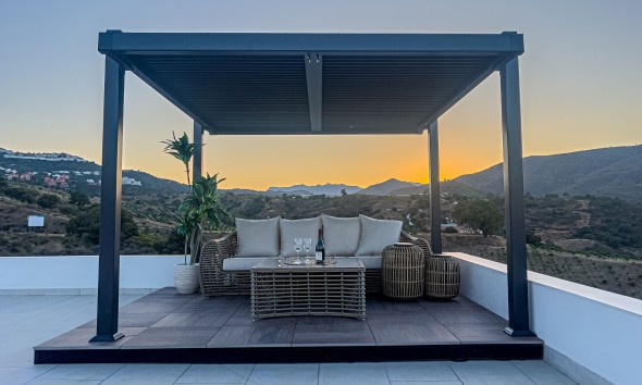 Neue Gebäude - Villa / Doppelhaushälfte - Mijas