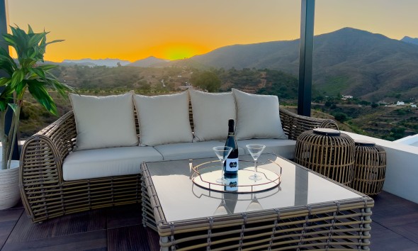 Neue Gebäude - Villa / Doppelhaushälfte - Mijas