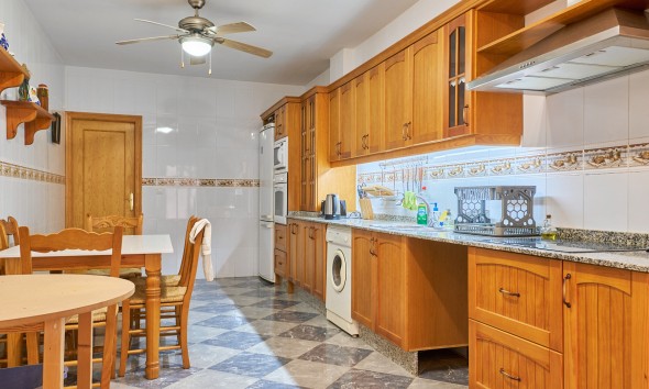 Resale - Apartment / flat - Turre