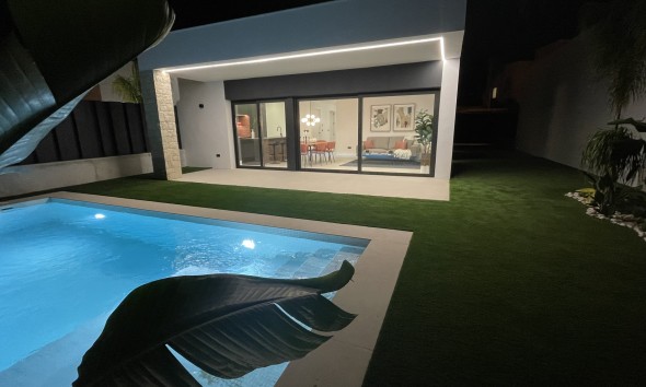 Neue Gebäude - Einfamilienhaus - Molina de Segura