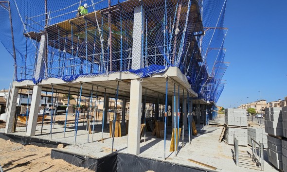 Obra nueva - Villa / Chalet - Torre de la Horadada