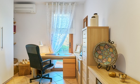 Resale - Villa / Semi-detached Villa - Turre