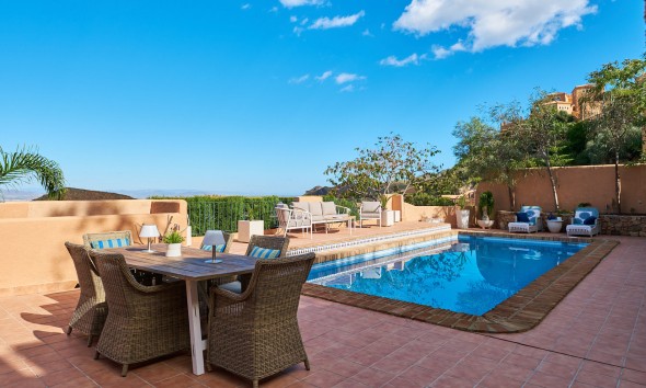 Resale - Villa / Semi-detached Villa - Turre