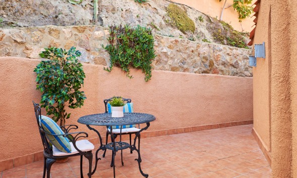 Resale - Villa / Semi-detached Villa - Turre