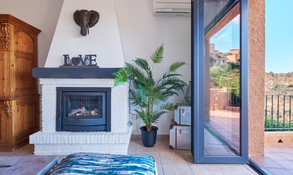 Resale - Villa / Semi-detached Villa - Turre