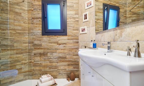 Resale - Villa / Semi-detached Villa - Turre