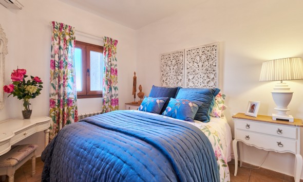 Resale - Villa / Semi-detached Villa - Turre