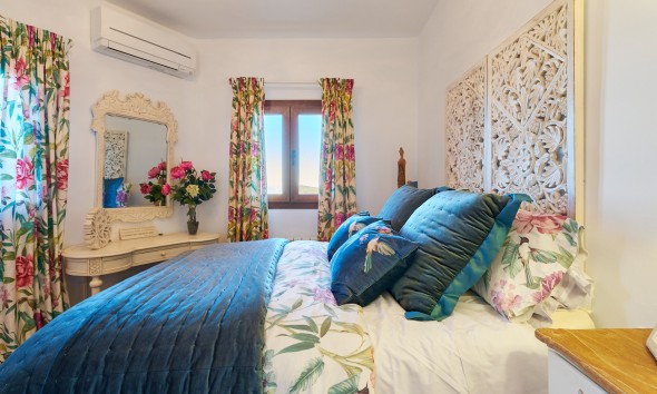 Resale - Villa / Semi-detached Villa - Turre