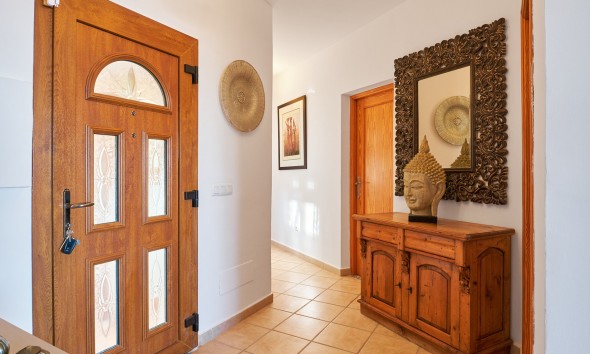 Resale - Villa / Semi-detached Villa - Turre